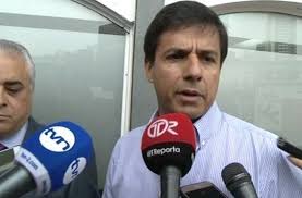 Exministro Federico Suárez fue conducido a la Fiscalía por caso Blue Apple 