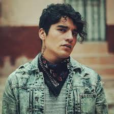 Alexander Barcelo's Instagram, Twitter & Facebook