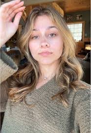 Ashley Brinson's Instagram, Twitter & Facebook