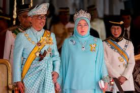 The malaysian national palace has said in a statement that sultan muhammad v of kelantan has resigned as the 15th agong or supreme ruler of the federation. Malaysia Crowns Sultan Abdullah Sultan Ahmad New King Bloomberg