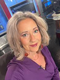 Good morning! 🥶 Brrrrr! I'm so happy to be back! Bundle up!!! I hope you  had a wonderful holiday season! I enjoyed rest and time with family. I am  fighting an ear