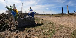Wayne County siblings search for memories in tornado debris after loss of  parents
