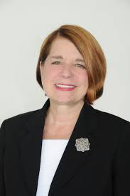 Paula Compton's Instagram, Twitter & Facebook