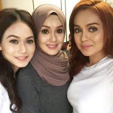 Got anymore nelydia senrose feet pictures? Biodata Raysha Rizrose Adik Tiri Uqasha Nelydia Senrose Azhan Co