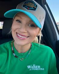 Make a lasting impact in your community by becoming a blood donor! Discover  how at www.lifeshare.org. Today, be the change you want to see! 💚 💙  #giveblood #sharelife 📸 : Lindsay Parker