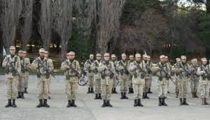 Es oficial de estado mayor del ejército argentino y del ejército de los estados unidos de norteamérica. En Rio Gallegos Comenzo La Inscripcion Para Ingresar Al Ejercito Argentino