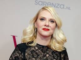 Genderneutraal smoesje en vervolgens is dat dé kop van hét nieuwsbericht van 't jaar. Zwangere Jelka Van Houten 42 Ik Ben Totaal Mezelf Niet Show Bd Nl