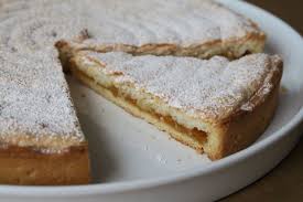 Voici Le Fenetra Une Tarte Toulousaine Gourmande A La Confiture D Abricots Du Citron Confit Et Un Biscuit Macaron A Macaron Amande Recette Dessert Patisserie