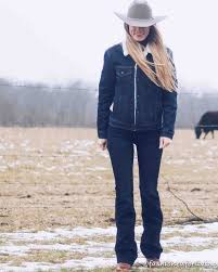 Womens Cowboy Hat Outfit With Denim Sherpa Jacket Trouser Jeans Ariat Boots Outfits With Hats Cowboy Hat Outfit Cowboy Hats