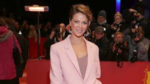 Jessica schwarz (44) begeistert ihre fans seit jahrzehnten im tv und. Jessica Schwarz Sie Eroffnet Glamping Hotel In Portugal Gala De