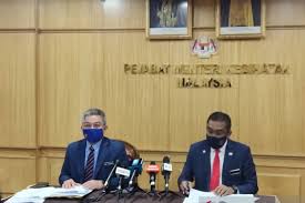 Malaysia has signed a deal to procure 6.4 million doses of astrazeneca's coronavirus vaccine, and malaysia expects to buy enough supplies to inoculate 26.5 million people, or more than 80% of its. Malaysia Nyatakan Vaksin Astrazeneca Aman Digunakan Antara News
