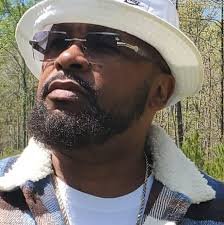 How can 2 people cover 3 people. Come