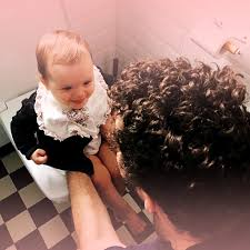 Sie macht fast immer was rein kacka haben wir kaum noch in der windel. Warum Mein Baby Mit 8 Monaten Schon Die Toilette Benutzt Echte Mamas