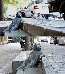Famous Cat Honored With His Very Own Statue The Dodo 1080 x 1080 jpeg 121 кб.
