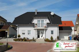 Eingeschossiges haus eingeschossige bauweise definition hausarten amp preise so lässt sich ein eingeschossiges haus auch im nachhinein erweitern das gilt insbesondere für häuser in. 1 5 Geschossig Bauen Exzellent Massivhaus De
