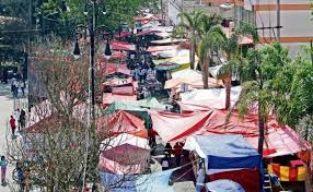 She has lived in bogotá and manchester where in 2016 she completed a masters degree in creative writing from the university of manchester. Quien Controla El Comercio Ambulante En Cdmx Plumas Atomicas