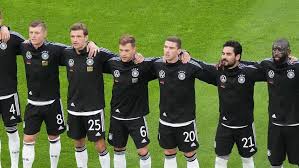 In 45 spielen gab es 28 siege, 9 remis und 8 niederlagen für die dänen. Z1qz0w20pbsfim