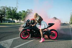Biker Girls Stunt On Wheels Without Injury Female Biker Biker Clubs Biker Girl