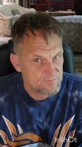 Ek byt my lip vanmôre en praat oor blanke kinders in die EFF, oor hoe om  jou produk se prys te verdedig, oor plaasaanvalle, ek dans met my dogter in  Bothaville, oor die Middeooste oorlog, oor wat ...