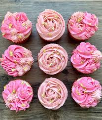 Eyes on you look out! 59 Pretty Cupcake Ideas For Wedding And Any Occasion Pink Buttercream With Gold Sprinkles