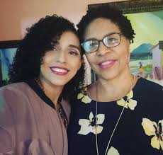 This is her! This is the one! I love you, mami.😍 Uno de sus muchos  ejemplos es nunca dejar de aprender ni de querer ser mejor persona. Ahora  ella sabe inglés, asi