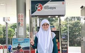 Dengan iru, sebarang kenaikan atau penurunan harga sebenar pasaran dunia bulan semasa akan hanya diselaraskan pada bulan berikutnya. Betulkah Petrol Di Malaysia Lebih Murah Berbanding Negara Negara Jiran Kita Iluminasi