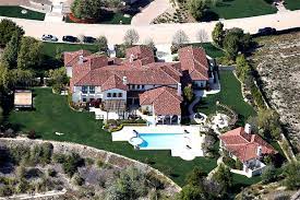 This time we build khloe kardashian's house. Khloe Kardashian Kris Jenner S New Hidden Hills Homes Pics Hollywood Life