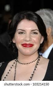 Stephenie Meyer Royalty-Free Images, Stock Photos & Pictures