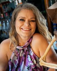 Kim Nicks's Instagram, Twitter & Facebook