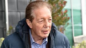 Calls for Invercargill Mayor Sir Tim Shadbolt to explain licence