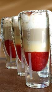 Iced Coffee With Strawberries And Delicious Eggnog Drinks Cocktails And Long Drinks With Eggnog Iced Coffee Wit In 2020 Mit Bildern Eiskaffee Eis Kaffee Longdrinks