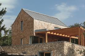Wenn sie dachschindeln zum gartenhaus kaufen möchten finden sie eine große auswahl im onlineshop. 11 Holzschindeln Ideen In 2021 Holzschindeln Fassade Haus