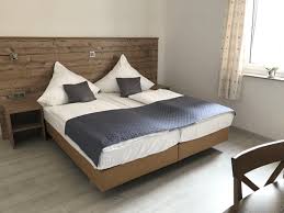 Sehr geehrte herr rechtsanwalt/frau rechtsanwältin wir haben ein haus baujahr 1980 (hanglage) gekauft,welche über ein vollgeschoss als keller verfügt (deckenhöhe 2,50 m). Hotel Restaurant Haus Keller Pulheim 71 Empfehlungen