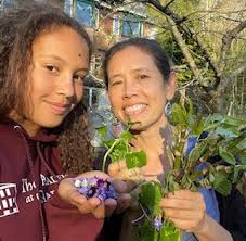 Nutrition Notes: Wild Food Foraging