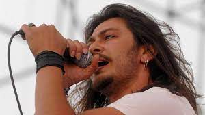Barış akarsu, yirmi sekizinci doğum günü olan 29 haziran 2007 cuma akşamı saat 22:30 civarında, muğla ilinin bodrum ilçesine 5 kilometre mesafede olan torba kavşağı'nda bir trafik kazası geçirdi. Baris Akarsu Kimdir Baris Akarsu Hayati Ve Olumu