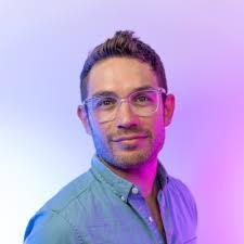 Jonathan Pattinson's Instagram, Twitter & Facebook