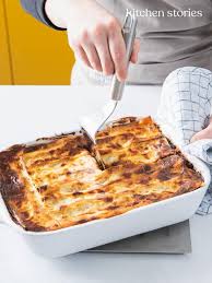 klassische italienische lasagne rezept mit video kitchen stories recipe in 2021 baked dishes lasagna bolognese food