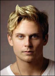 THE LEADING MEN: Lucas Steele Proves His Mettle in Natasha, Pierre and the  Great Comet of 1812