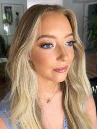 Carly Day Makeup (carlydaymakeup)