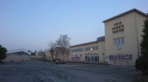 Auch wenn das sommersemester in vielen bereichen noch im zeichen der pandemie stehen wird, versuchen wir als universität, sie bestmöglich dabei zu unterstützen, rasch neue freundschaften zu schließen und schnell sozial eingebunden zu sein. Schwimmbad Dahlen Schwimmen In Der Schwimmhalle Huttenweg Iberty
