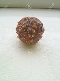 ナッツとおいしい丸いチョコレートの写真素材・画像素材 Image 24741040