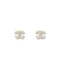 Chanel香奈兒 滿版水鑽小香雙c logo造型耳環 $21,360 $23,999 限時下殺 é‡'å±¬ æ°´é'½èˆ‡é«˜ç´šæ¨¹è„‚é‡'èˆ‡çç ç™½è€³ç'° Chanel