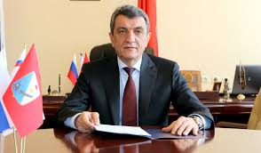В 2010 году меняйло вошел в список трех кандидатов на пост главы северной осетии, который. Eks Gubernator Sevastopolya Sergej Menyajlo Otvetit Za Otravlenie Navalnogo Forpost