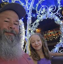 Anyone else with AT&T for phone can't call out or get calls right now?