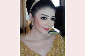 Marwiyah, m.pd childa kumala azzahri, s.pd disusun oleh : 8 Gaya Makeup Pengantin Modern Yang Bisa Jadi Inspirasi