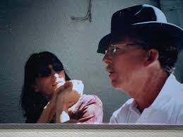 Les Leslie's Instagram, Twitter & Facebook