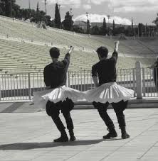 Στο τριήμερο σεμινάριο ο σκηνοθέτης και ερμηνευτής ευριπίδης λασκαρίδης θα επικεντρωθεί στην εισαγωγή και ανάπτυξη παραστατικών εργαλείων βάση της θεατρικής του παιδείας στην υποκριτική. Ridicule And Transformation The Walk Eyripidhs Laskaridhs Kai Omada Wsmosis Fwtografos Dhmhtrhs Trianatafylloy Ballet Skirt Fashion Skirts