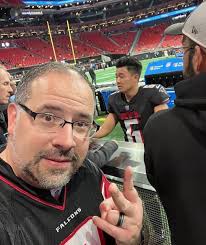 This kicker better get fired as soon as he gets to the fuckin locker room!!