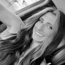 Annie Hogan (@Ahoganxo)