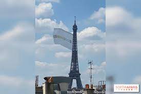 Maybe you would like to learn more about one of these? Paris What Is This Giant Flag Flying At The Top Of The Eiffel Tower Sortiraparis Com